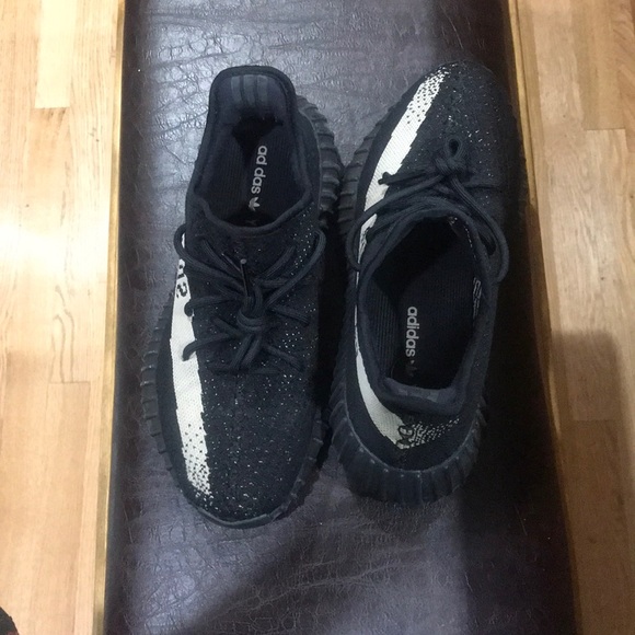 Yeezy sz 8  !! 100 % Authentic with box - Picture 5 of 5